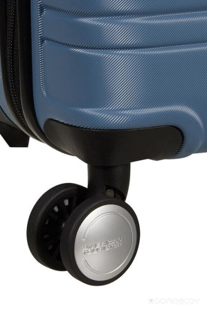 Чемодан-спиннер American Tourister Flashline Coronet Blue 55 см